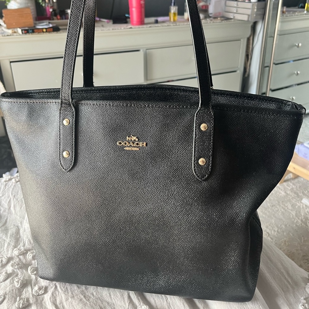 Black Coach Purse Gem